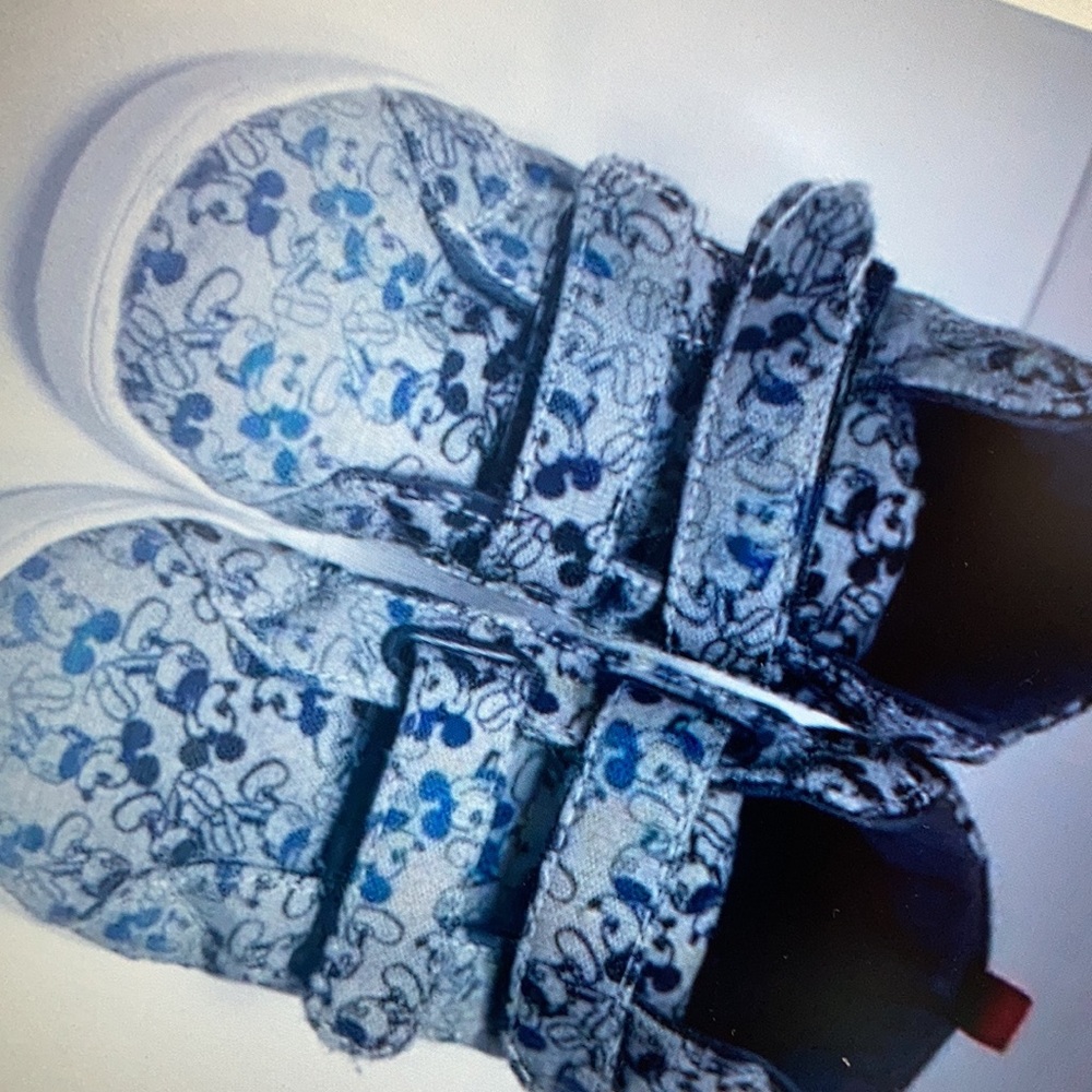 Mickey Mouse design perfect for little kids shoes